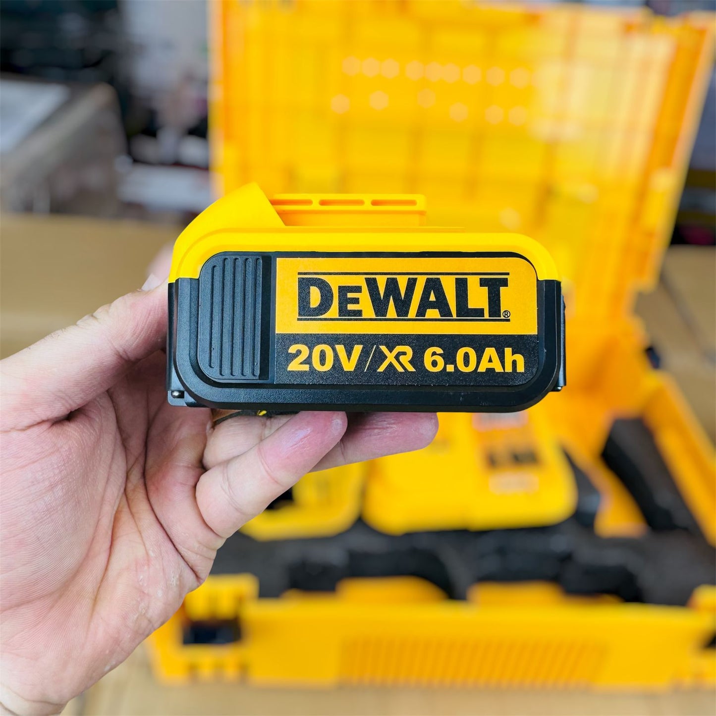 Dewalt 2 in 1 drill & impact wench with tools 20V ( made in CZECH REPULIC )