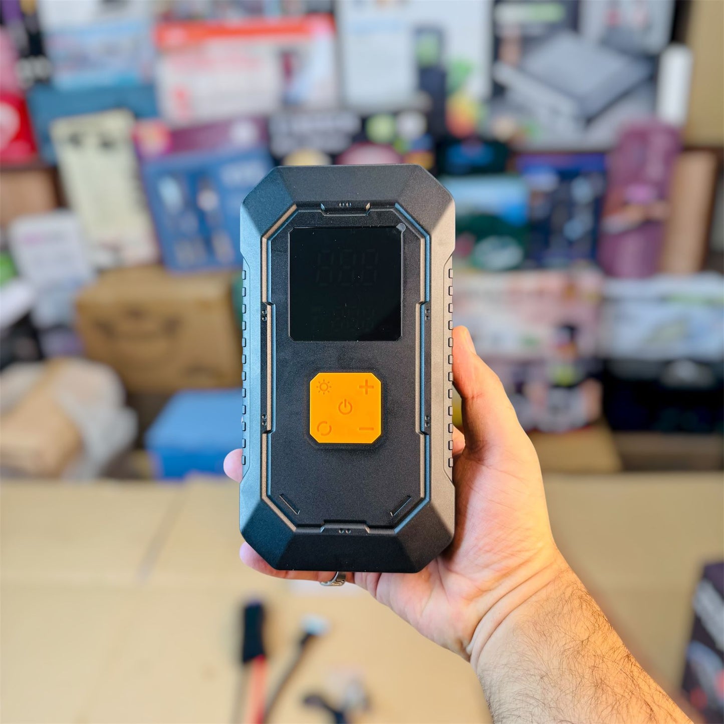 4 in 1 jump starter tire inflator with power bank  ES12