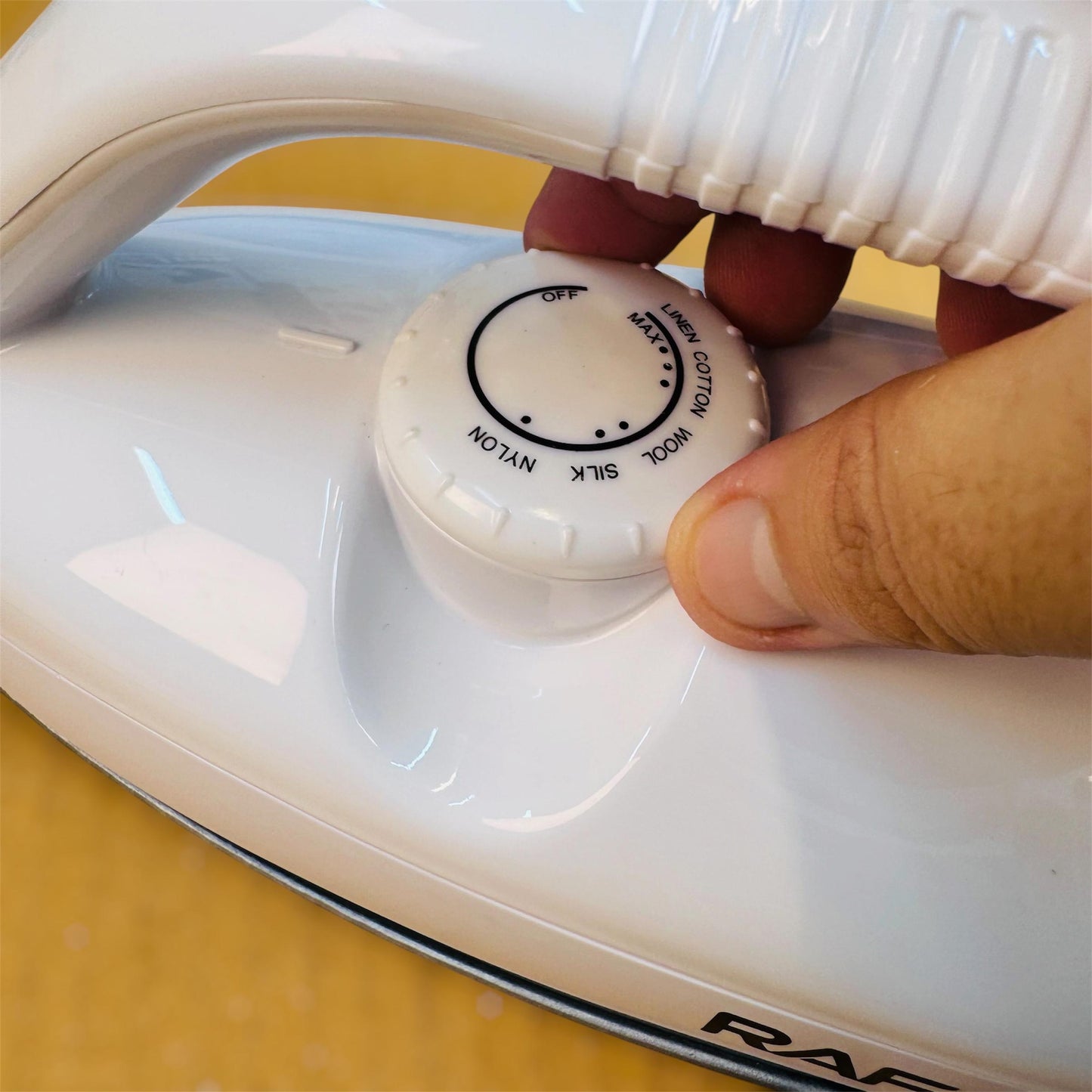 RAF Electric Steam Iron M-R1108 – Fast Heat-Up Clothes Iron