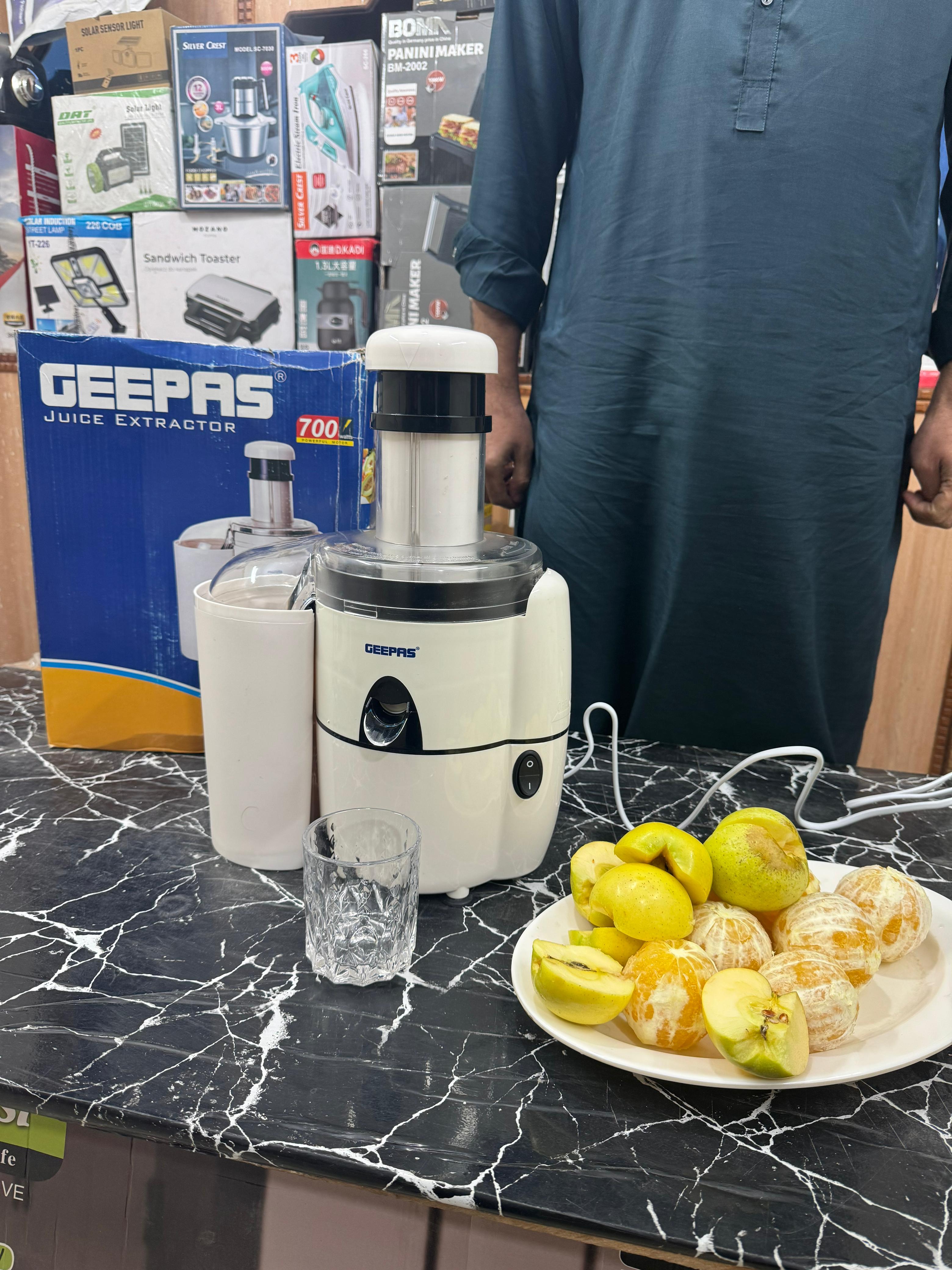 Geepas commercial Juicer Extractor GSB1635