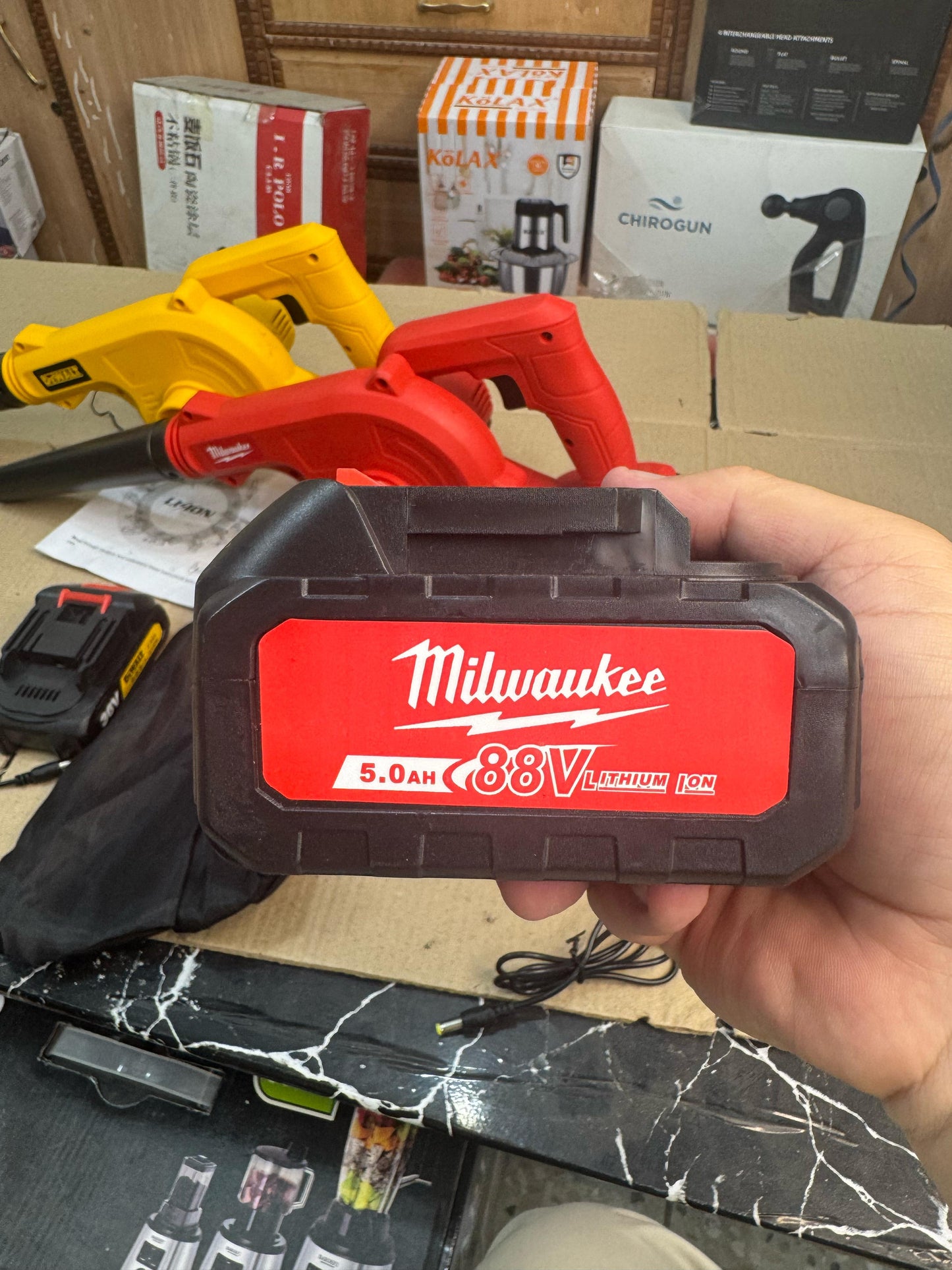 lot imported Milwaukee 88v & Dewalt 36v air blower