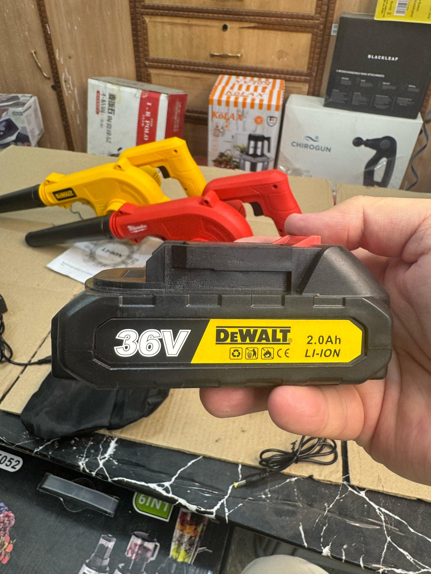 lot imported Milwaukee 88v & Dewalt 36v air blower