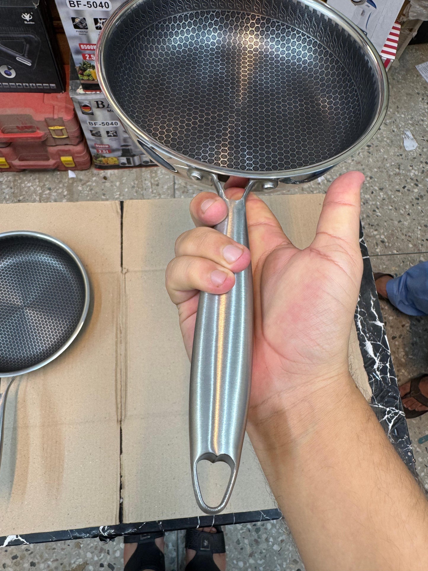 honeycomb lesser flate fry pan