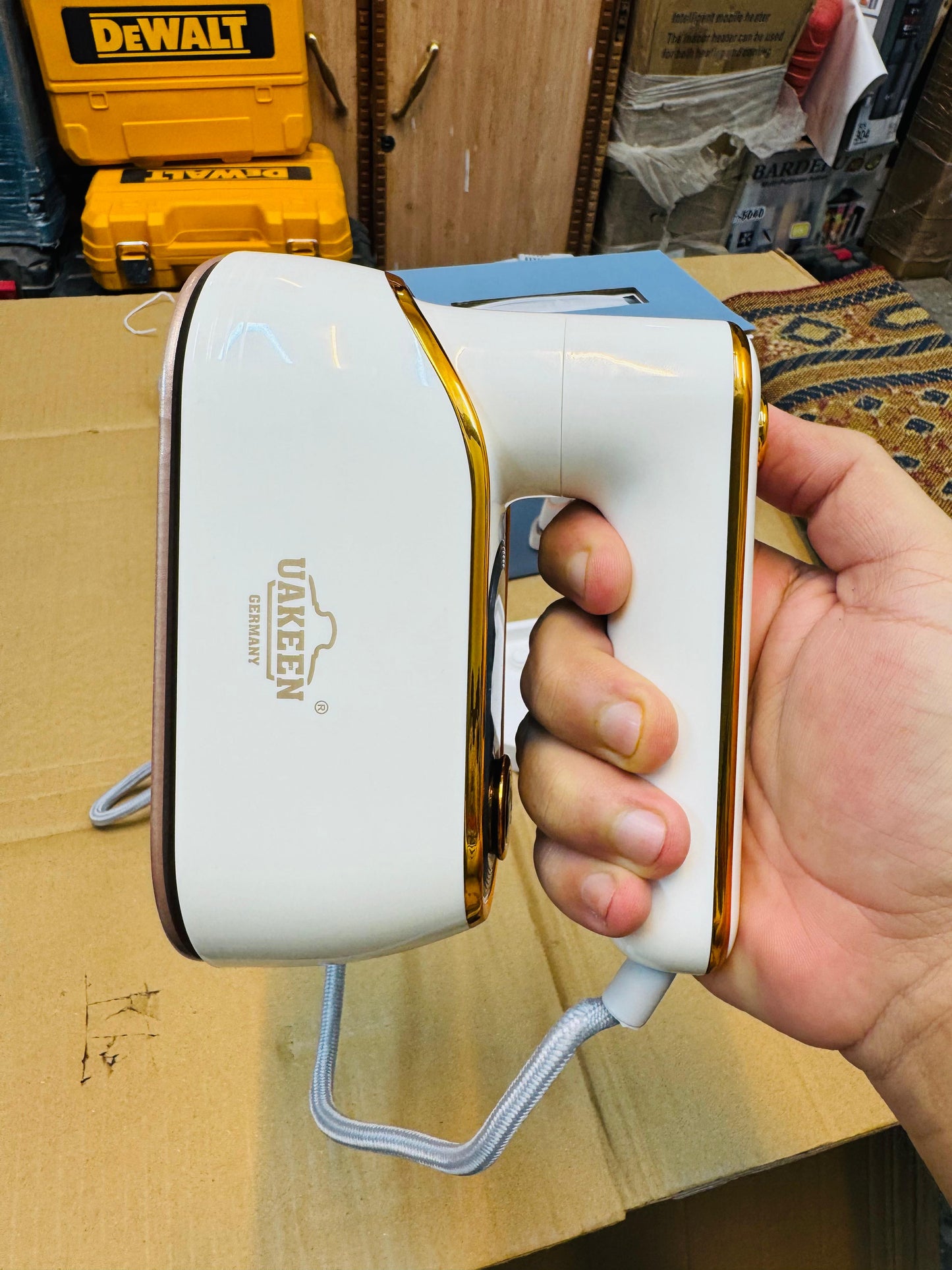 UAKEEN Germany  steam & dry iron