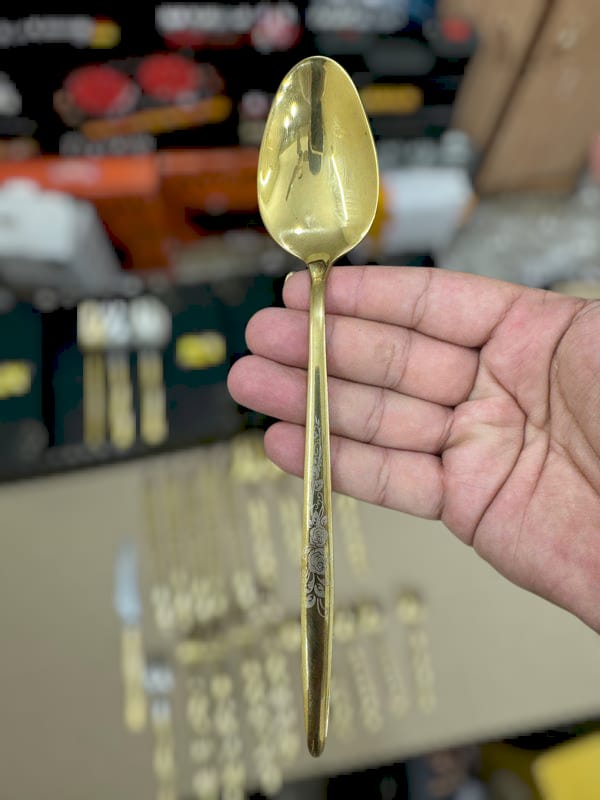 AYD 24 pieces golden cutlery set
