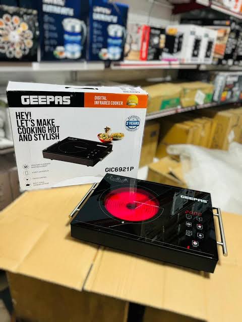 Geepas Digital Infrared Cooker  6921 ( hot plate )