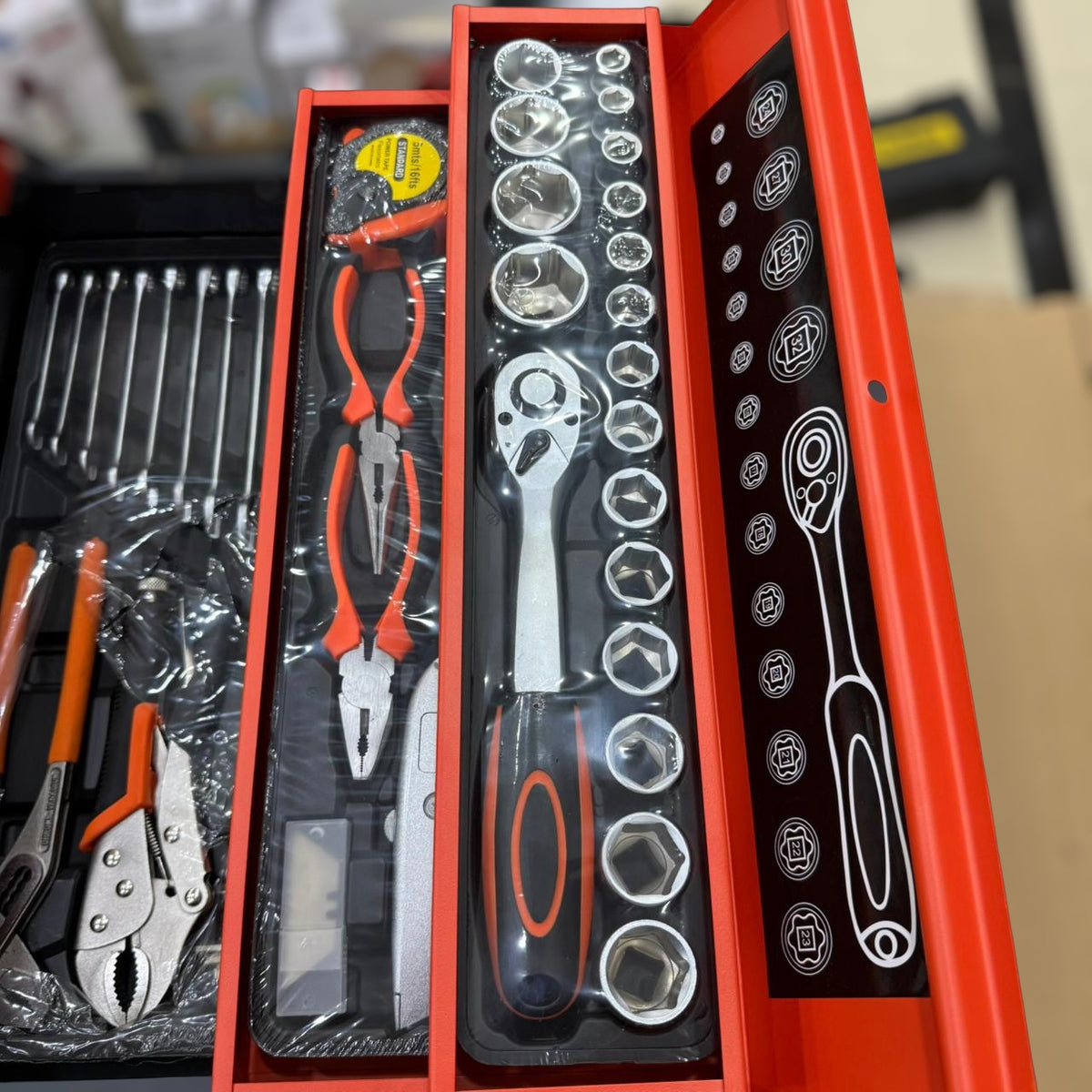85pcs Tool Set With Metal Box