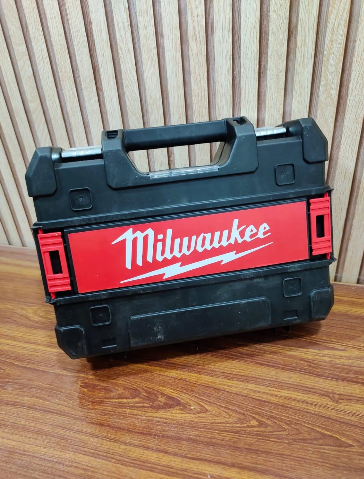 Original Milwaukee 3 in 1 drill machine set (Not original)