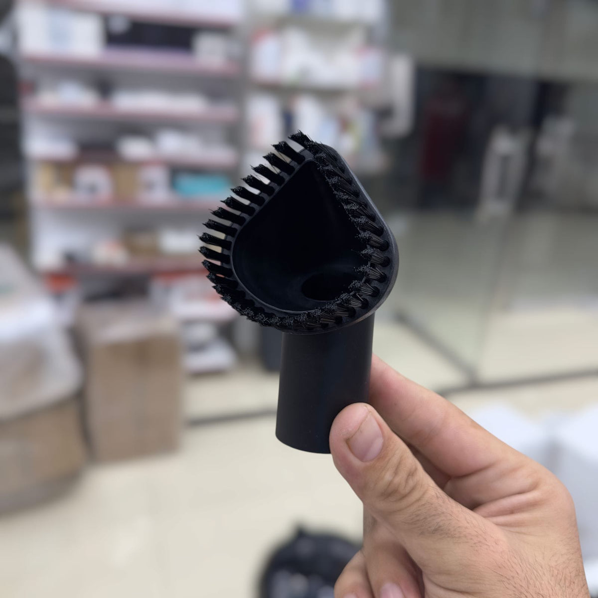 Geepas 25L Dry Vacuum Cleaner & Blower GVC 19011