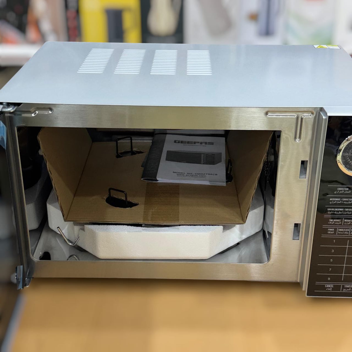 Geepas 30L Microwave Oven 2706