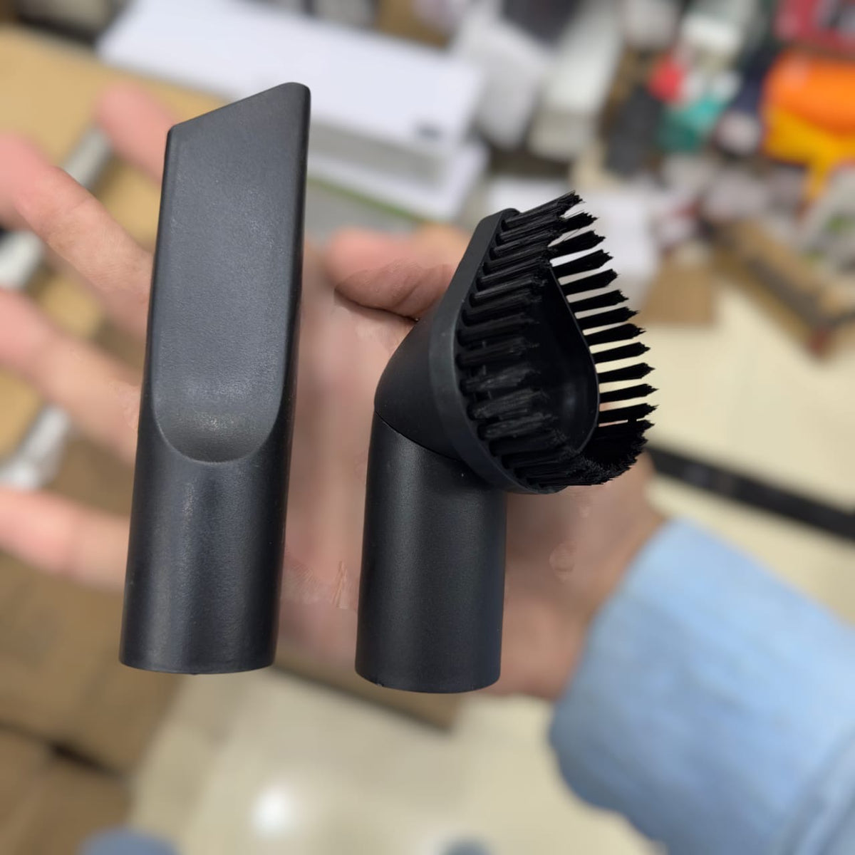 Geepas 25L Dry Vacuum Cleaner & Blower GVC 19011