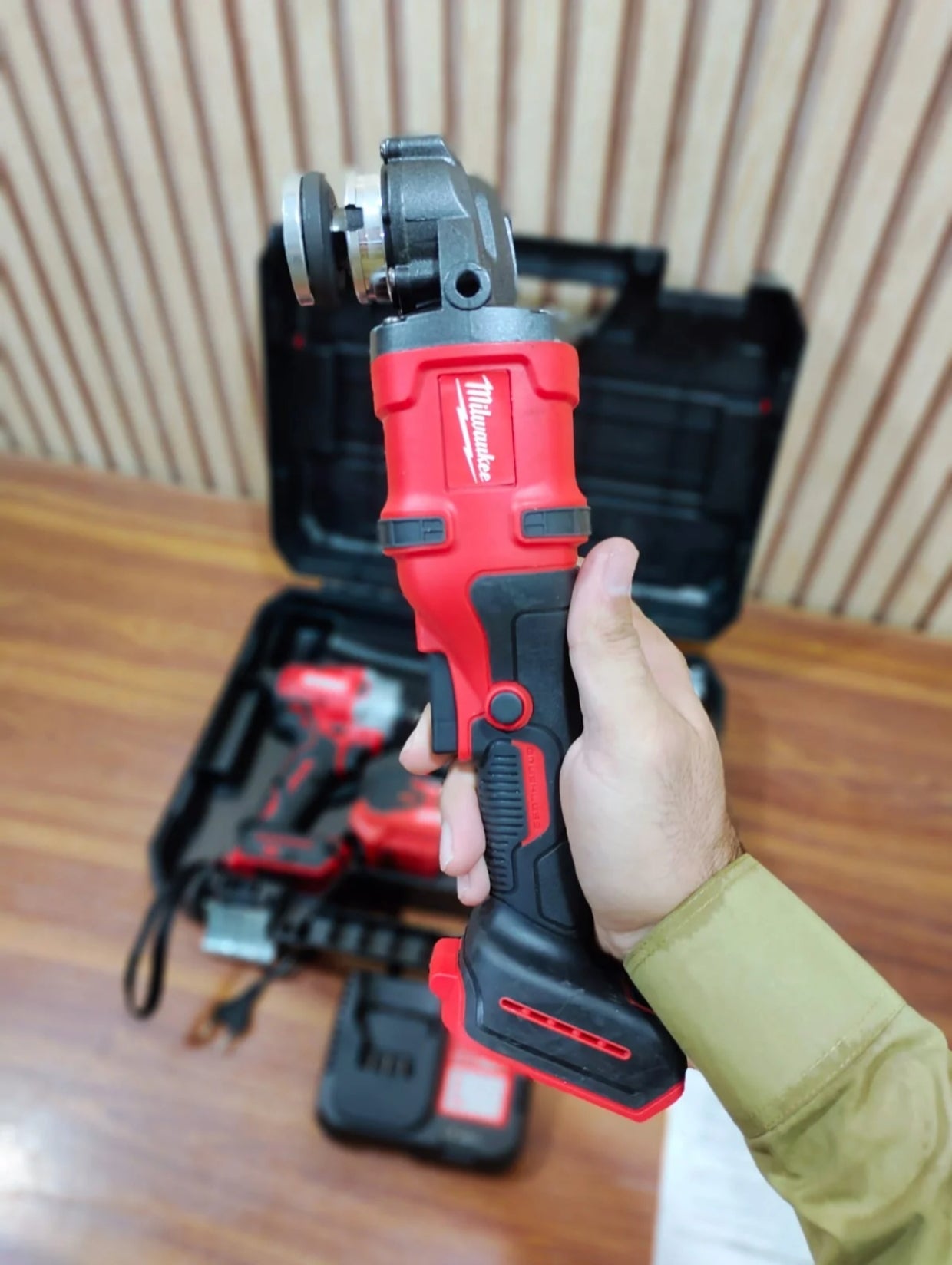 Original Milwaukee 3 in 1 drill machine set (Not original)