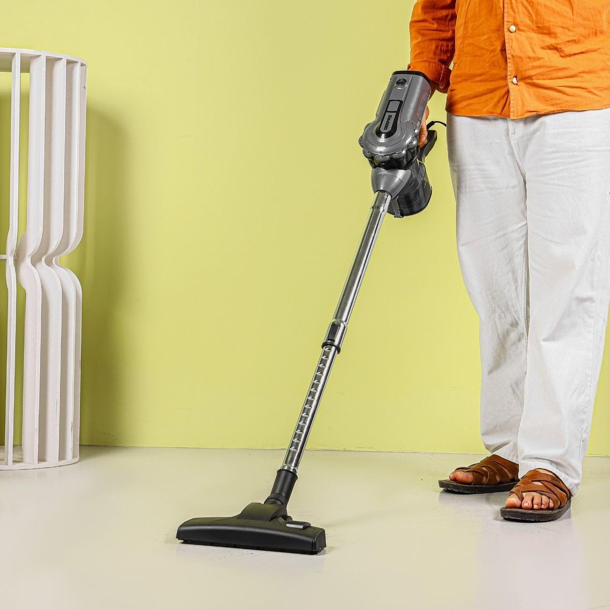 Geepas 2 in 1 corded stick vacuum cleaner GVC 19036