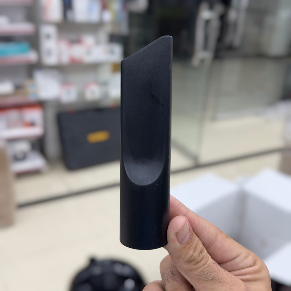 Geepas 25L Dry Vacuum Cleaner & Blower GVC 19011