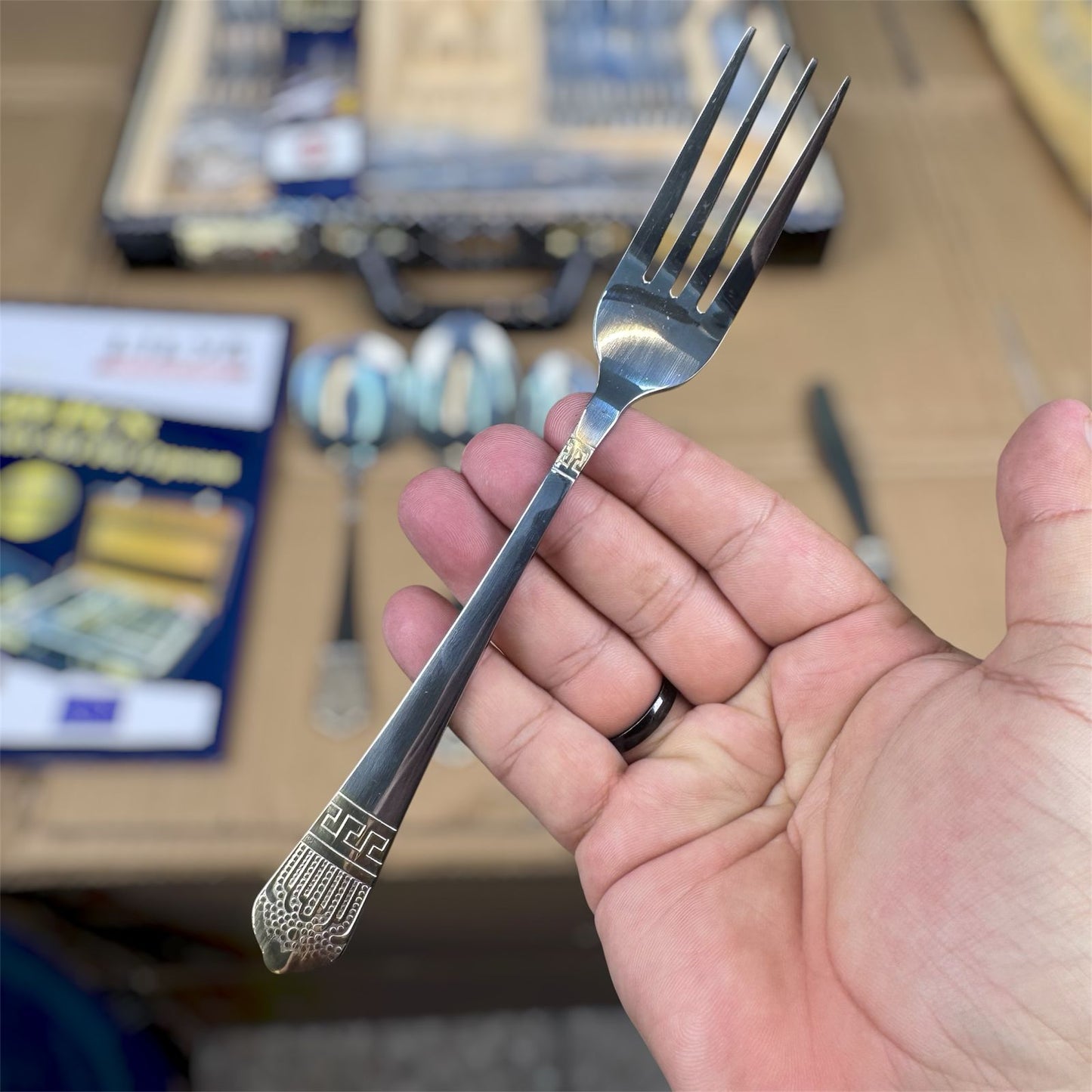 Lot imported 52 pieces in 48 pieces cutlery set
