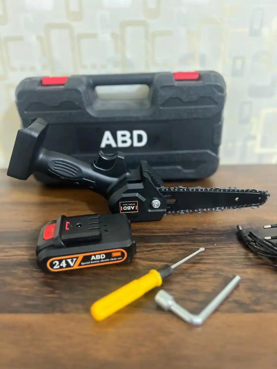 Rechargeable 24V Mini Electric ChainSaw