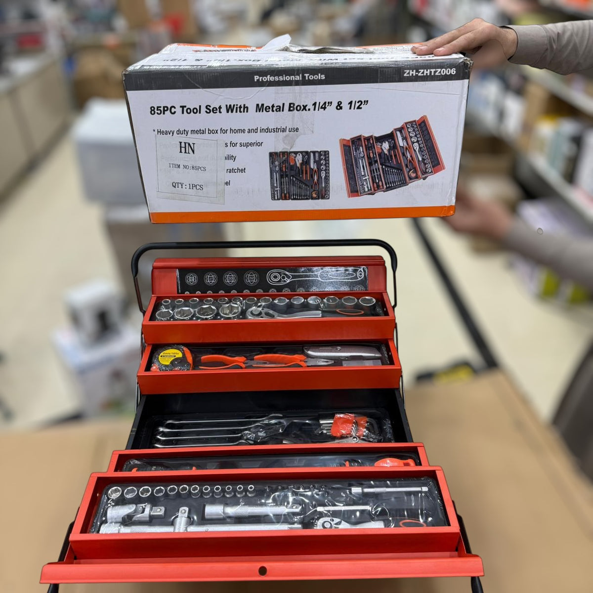 85pcs Tool Set With Metal Box
